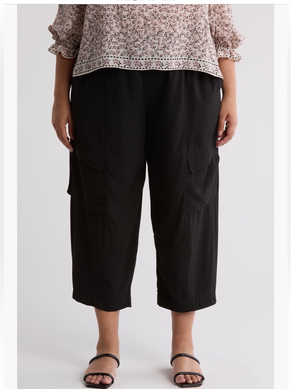 Max Studio Black Cropped Cargo Capris